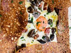 鸡蛋蘑菇熏肉荞麦可丽饼-RAC BAR(安福路店)