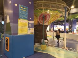 -多奇妙乐园·淘气堡·电玩·抓娃娃(海口吾悦店)