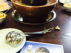 -楼外楼大刀肉传统火锅居(幸福街店)