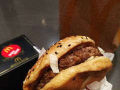 金尊肉酱安格斯厚牛堡套餐-麦当劳(新闸路店)
