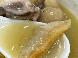 鸡**）
