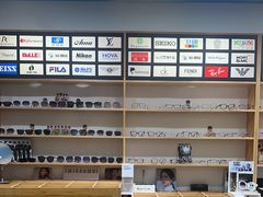 -豪门视光·星趣控·蔡司依视路眼镜代理商(中央大街店)