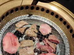 -山川小町·极番烧肉(新地假日广场店)