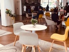 -宁波宝信宝马4S店(江北日湖店)