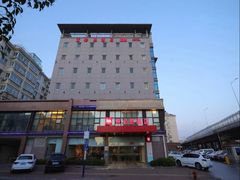 -宜必思酒店(青岛五四广场宁夏路地铁站店)