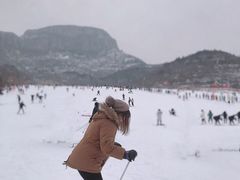 -济南卧虎山滑雪场