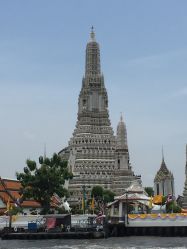 -孩子王(奥克斯广场店)