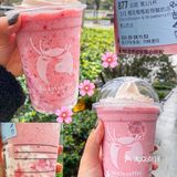 瑞幸樱花莓莓酸奶回归啦 粉粉嫩嫩 好少女！快去喝叭！ 