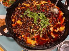 -鸿顺老铁锅美蛙鱼府(解放碑店)