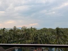 -三亚湾海居铂尔曼度假酒店