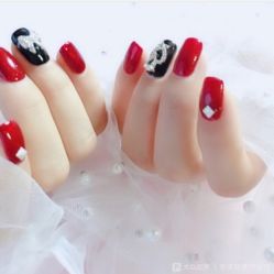 -爱美睫美甲会馆