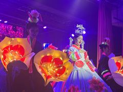 -金东尼人妖秀