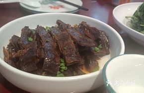 Sauce-Board Duck Whole