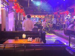 -喜鹊音乐酒馆(西街店)