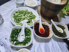 -鲁朗纳麦石锅鸡庄园