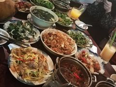 -Cuc Gach Quan Restaurant