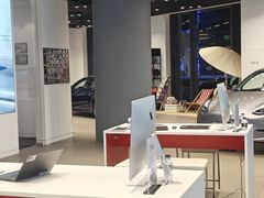 -TESLA 特斯拉(上海太古汇体验店)