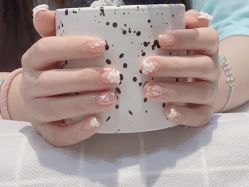 -UGIRL有个美甲