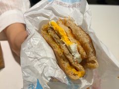 -麦当劳(上海虹桥站30B检票口楼上)