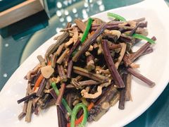 肉炒山蕨菜-天怡興·百年蒸饺(中心书城店)