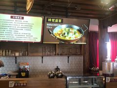 -隔壁老王·家常云南菜(花巷店)