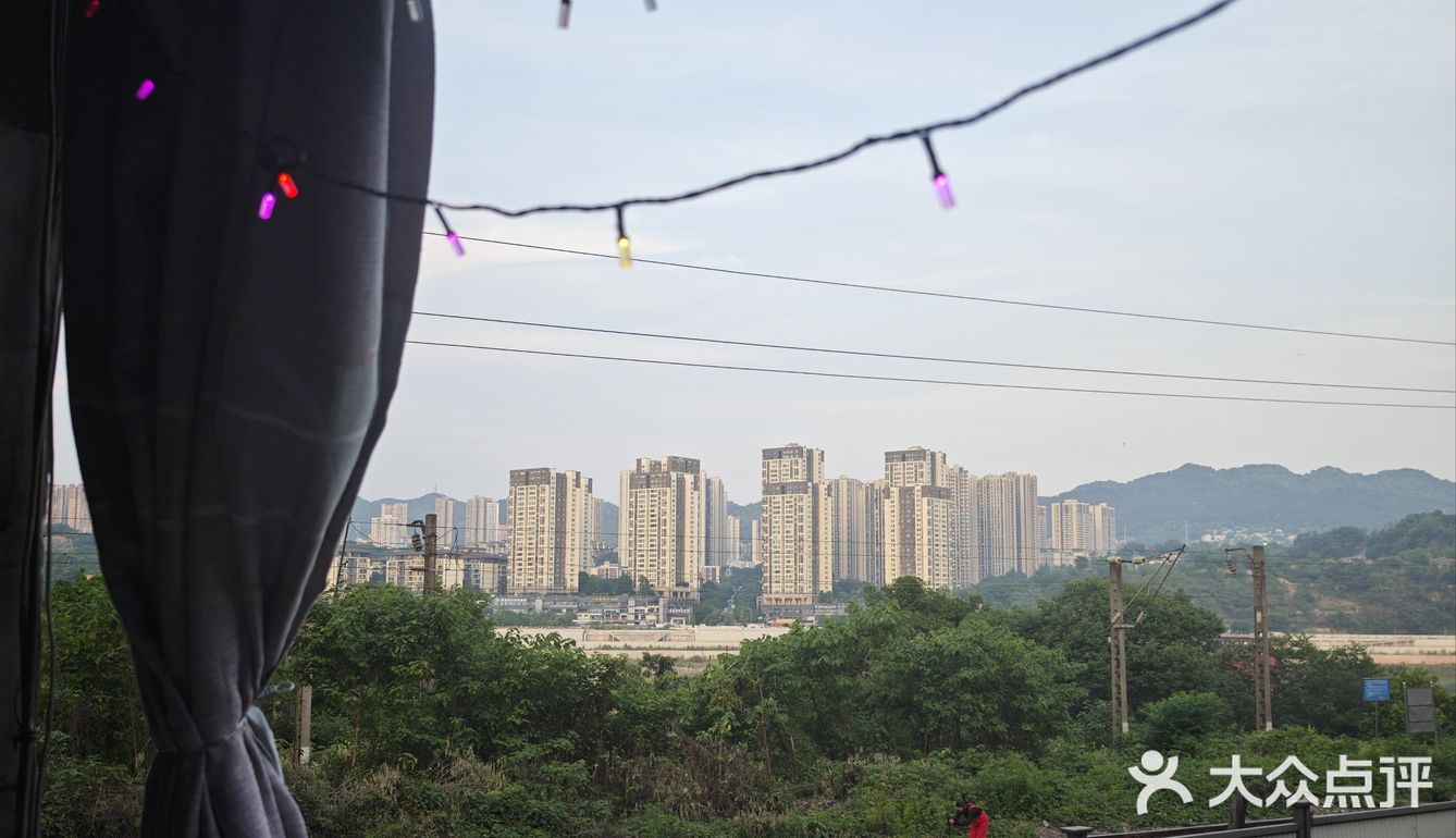 奇幻的铁路火锅，难寻的浪漫角落