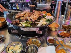 -豚豚家돈돈가韩国锅盖烤肉(新北万达店)