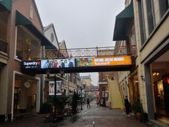-王府井奥莱临潼小镇(临潼店)