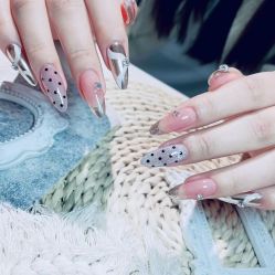 -纤纤玉手美甲美睫美容