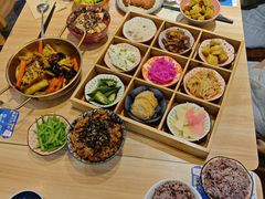 -轻蔬不用等·素食(江苏路店)