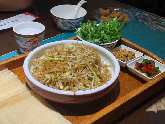 东北丰·家宴-"位置好找,门口车位多「东北杀猪菜」有点.