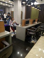 点击看大图 -Z.X HAIR SALON张新美业