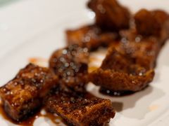 酱烧松板肉-金美华轩(东方路齐鲁店)
