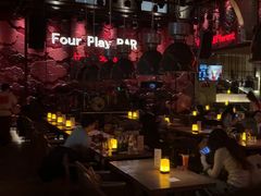 -FOUR PLAY BAR