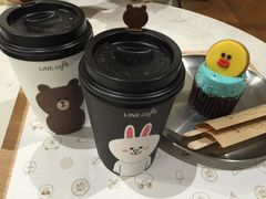 -LINE FRIENDS Garosu-gil Flagship Store
