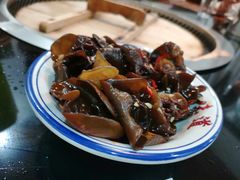 -三里屯土灶炖公鸡地锅鸡(江东店)