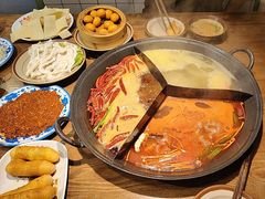 -巴卤社老火锅(财富店)