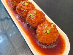 咸蛋黄狮子头-梅飞酒家(桑园路店)