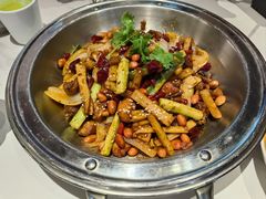 宫保鸡丁-夫妻肺片·中华老字号·正宗川菜(春熙路店)