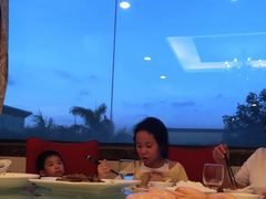 -东豪园林海鲜酒家(南港路辅路店)