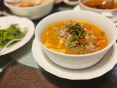 酸汤雪花肥牛-杭州西子湖四季酒店·金沙厅