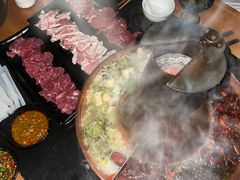 -果松木炭酸菜铜火锅·外婆参鸡汤