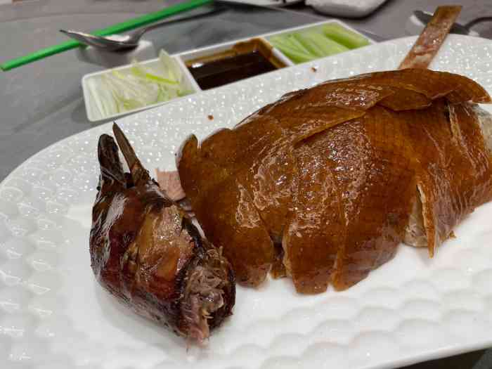 松陵饭店·吴江食府"老牌的饭店现在散客生意一定很难做吧 一.