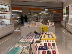 -J-Optical佳视明眼镜·蔡司视觉(青岛金茂览秀城店)