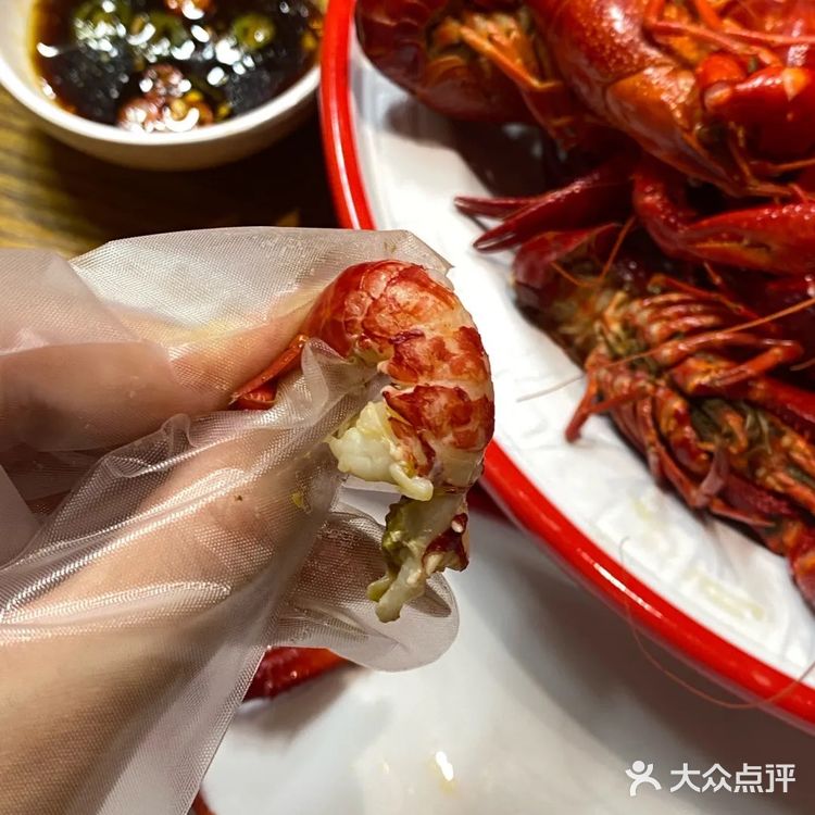 温州夜宵苍蝇馆子！“告诉老默，我先吃小龙虾”