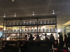 等位区-喜茶(深圳东门1234店)