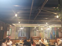 大堂-每食每刻·皖北新民地锅鸡