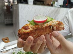 丹麦开放三文治配吞拿鱼&牛油果-农畉LONFOOD(福田星河COCOPark店)