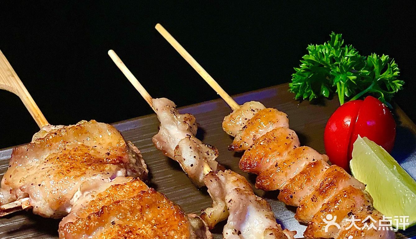 这家宝藏烧鳥威士忌吧居然还有驻唱