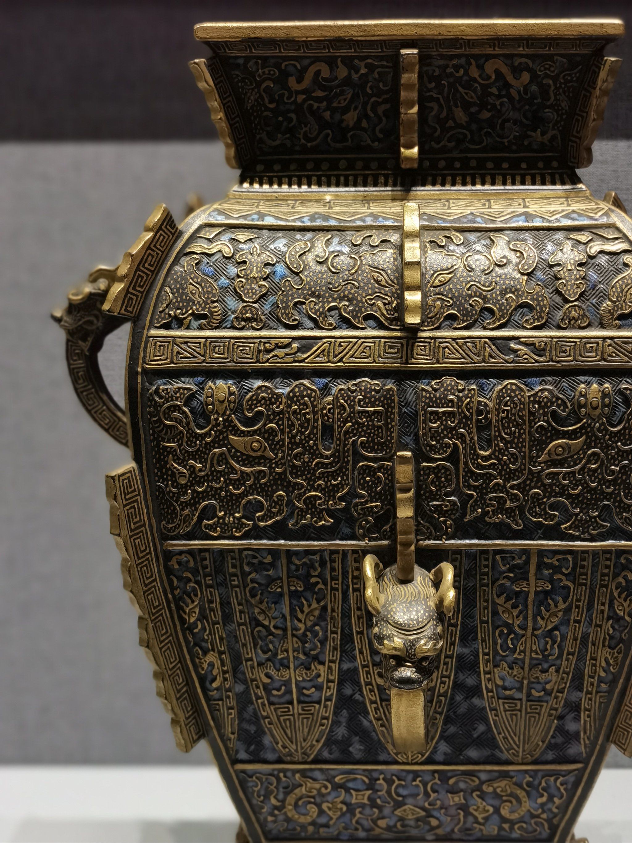 展品亮点:一共七个展厅,其中一,二,三展厅为"物华珍赏